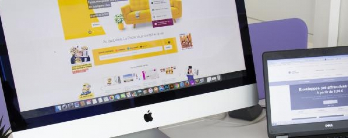 Photo d'un ordinateur et d'une tablette